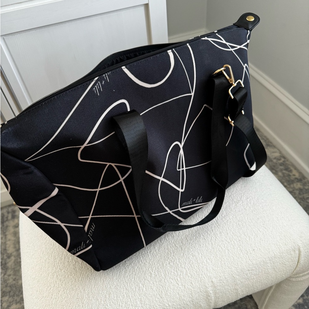 Mali and Lili Duffle Bag - Picture 2 of 3